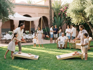 Enfants-et-adultes-jouant-ensemble-au-cornhole-dans-une-zone-de-jeu-dégagée-lors-d-une-réception-de-famille-à-Marrakech